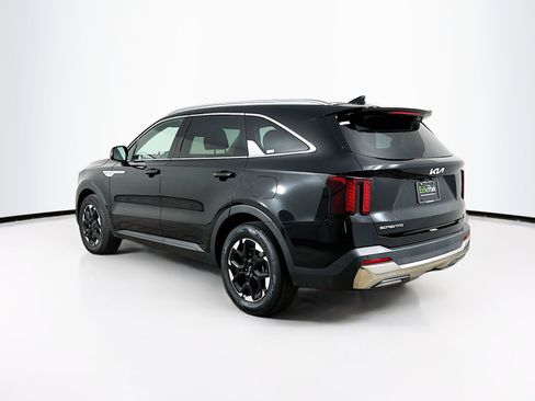 Used 2024 Kia Sorento S image 5