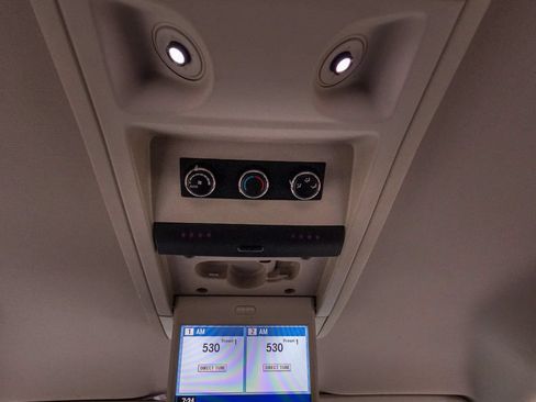 Used 2012 Chrysler Town & Country Touring w/ Entertainment Group #1 FWD image 12