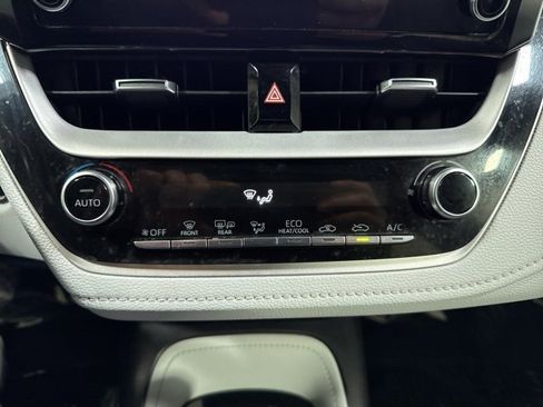 Used 2020 Toyota Corolla SE image 17