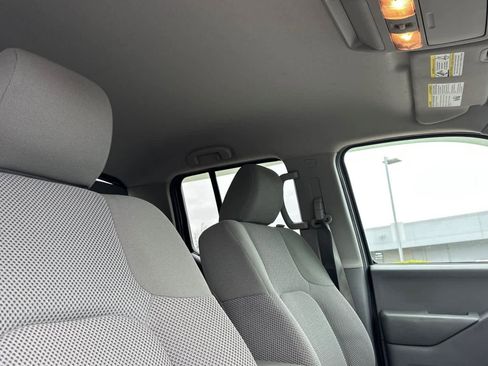 Used 2018 Nissan Frontier SV image 16