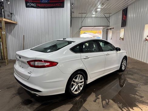 Used 2014 Ford Fusion SE image 4