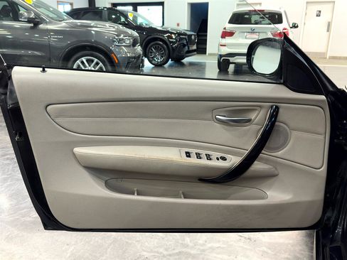 Used 2011 BMW 128i Convertible image 23