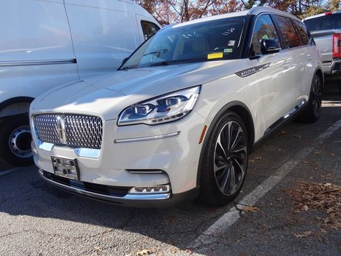 Used 2021 Lincoln Aviator Reserve w/ Equipment Group 202A image 3