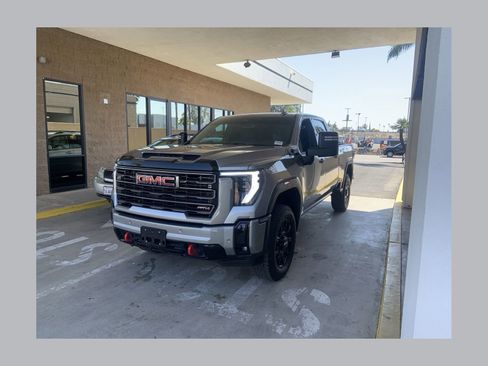 Used 2025 GMC Sierra 2500 AT4 AWD/4WD image 1