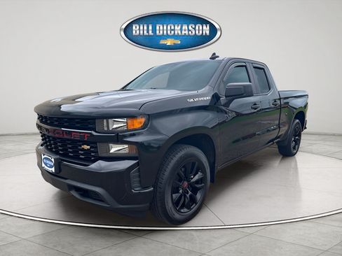 Used 2020 Chevrolet Silverado 1500 Custom w/ Custom Value Package RWD image 3