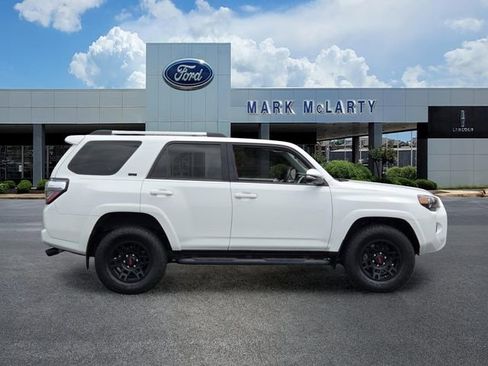 Used 2022 Toyota 4Runner SR5 Premium w/ Moonroof Package AWD/4WD image 6