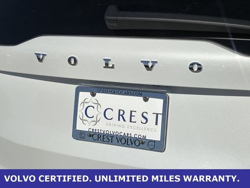 Certified 2025 Volvo XC90 B6 Plus image 9
