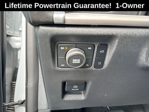 Used 2025 Ford Expedition Active AWD/4WD image 19