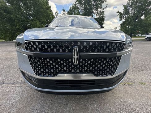 New 2025 Lincoln Navigator Reserve AWD/4WD image 28