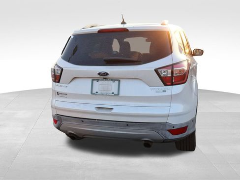 Used 2018 Ford Escape Titanium w/ Ford Safe & Smart Package AWD/4WD image 17