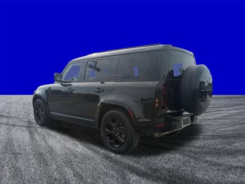 Used 2025 Land Rover Defender 110 X-Dynamic SE AWD/4WD image 6