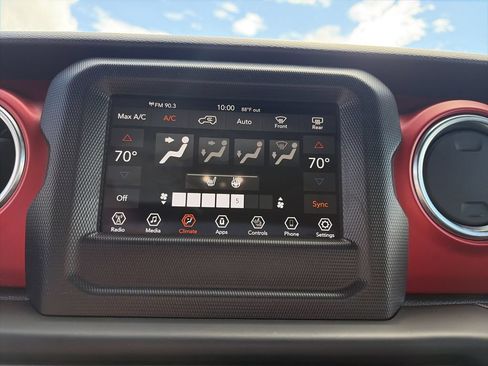 Used 2021 Jeep Wrangler Unlimited Rubicon w/ Cold Weather Group AWD/4WD image 22