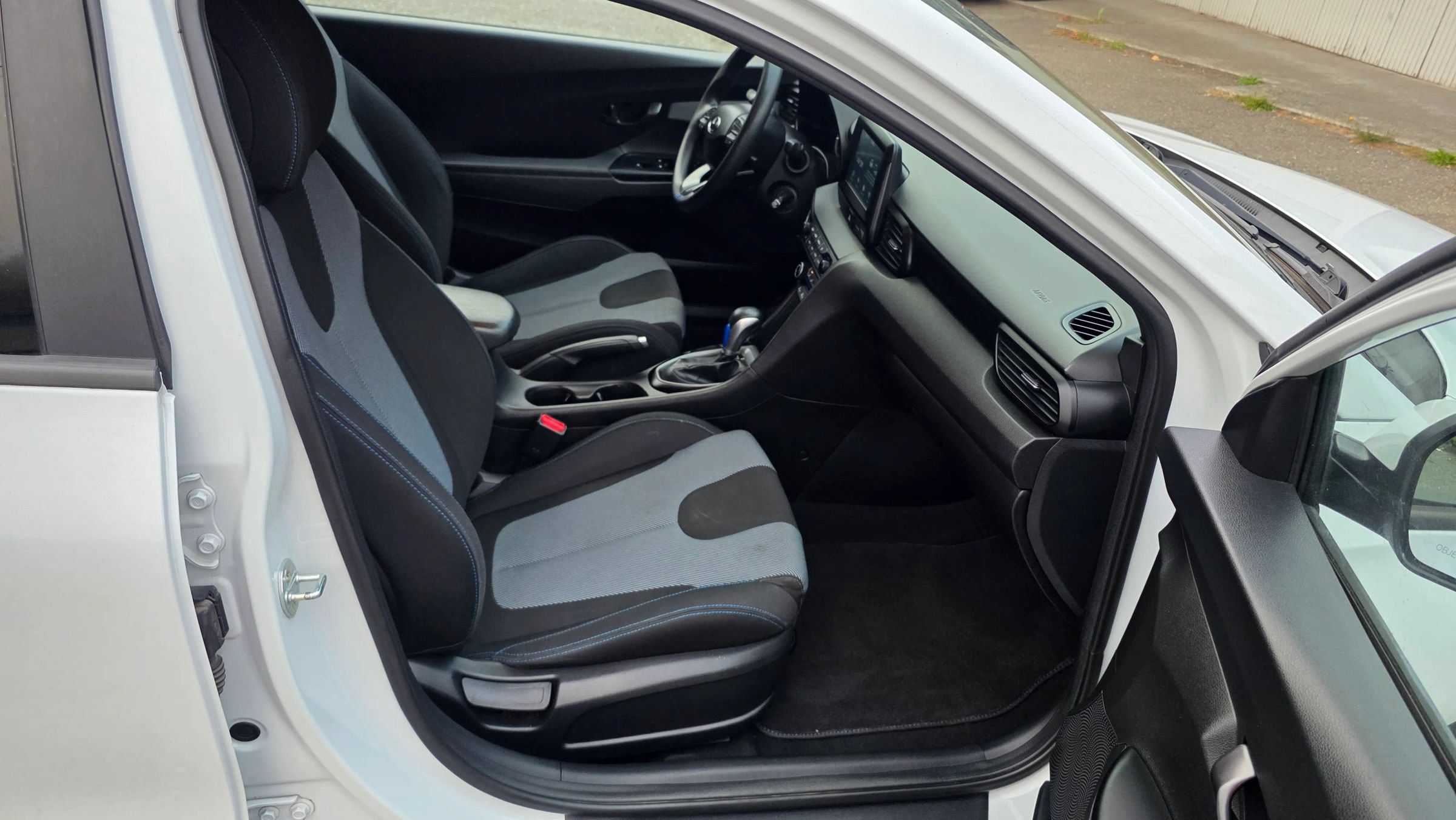 Used 2019 Hyundai Veloster 2.0 FWD image 12
