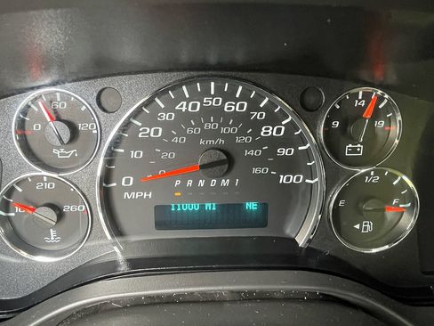 Used 2025 Chevrolet Express 3500 LT w/ LT Preferred Equipment Group RWD image 26
