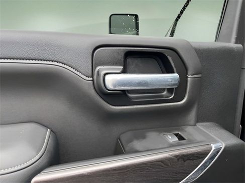 Used 2020 Chevrolet Silverado 2500 LTZ image 30