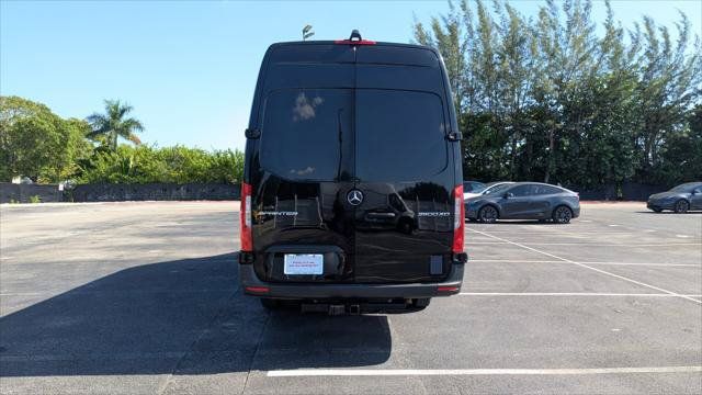 Used 2022 Mercedes-Benz Sprinter 3500 image 7