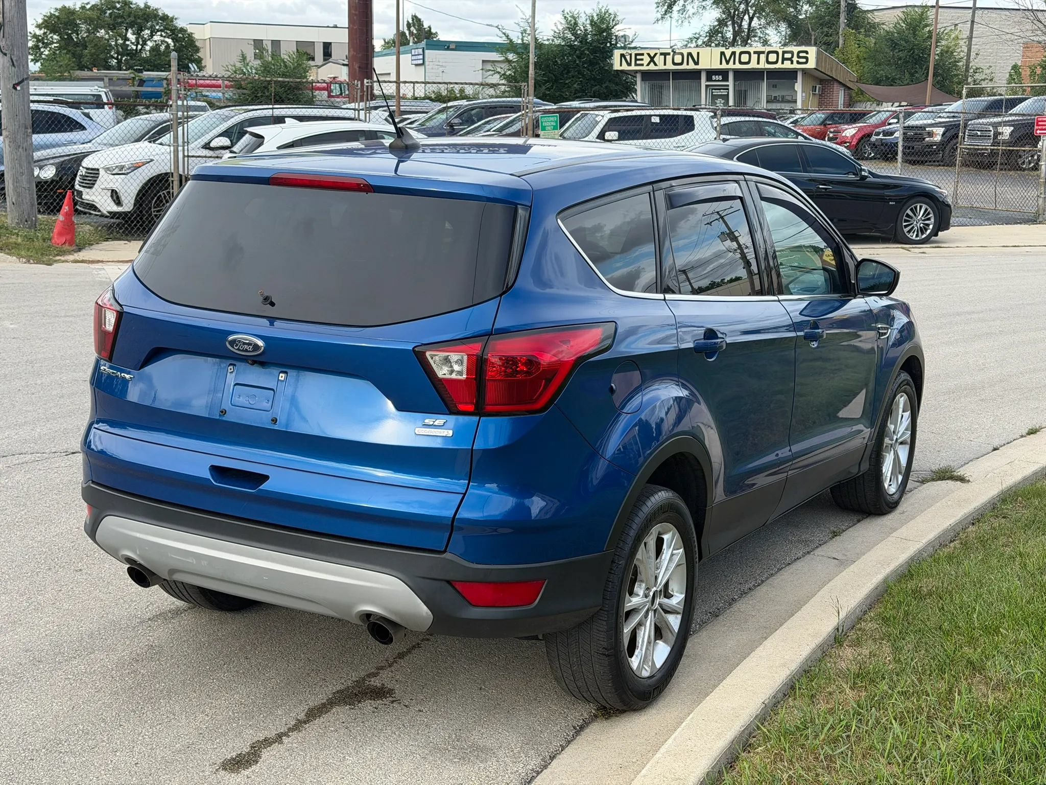 Used 2019 Ford Escape SE FWD image 5