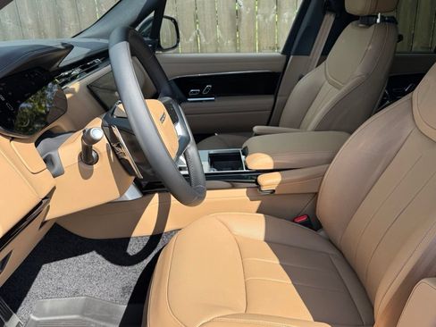 New 2026 Land Rover Range Rover SE AWD/4WD image 9