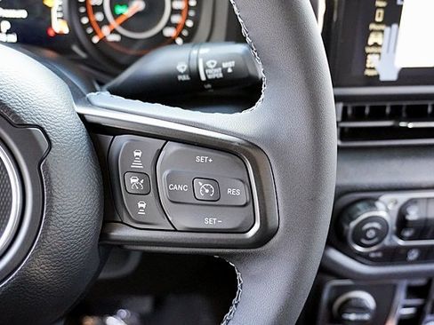 New 2025 Jeep Gladiator Sport image 42