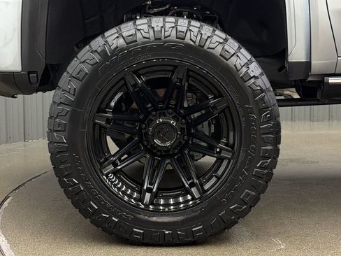 Used 2026 GMC Sierra 3500 Denali Ultimate AWD/4WD image 10