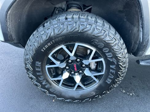 Used 2023 GMC Canyon AT4X image 14