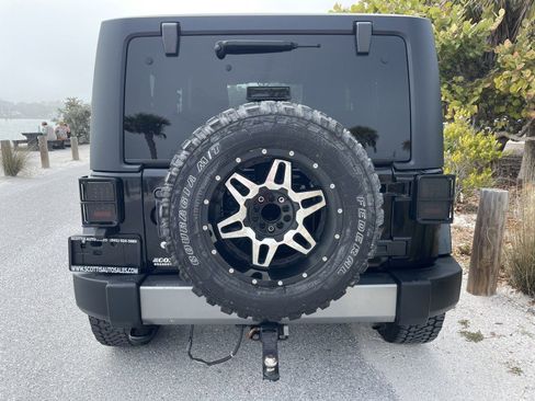 Used 2015 Jeep Wrangler Sport image 40