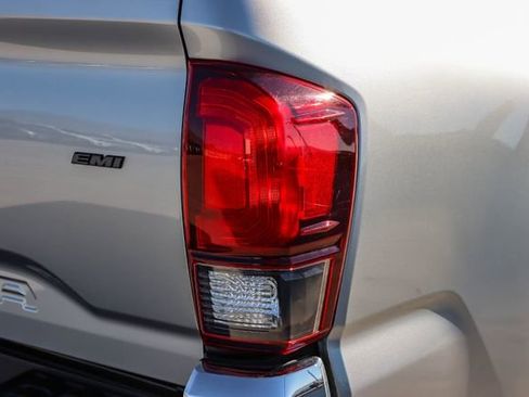Used 2020 Toyota Tacoma SR5 image 9