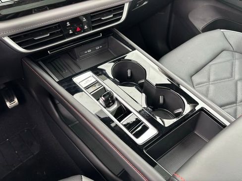 New 2026 Volkswagen Atlas Peak Edition image 13