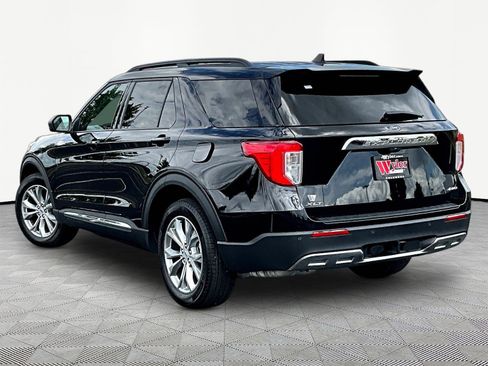 Used 2023 Ford Explorer XLT w/ Equipment Group 202A AWD/4WD image 4