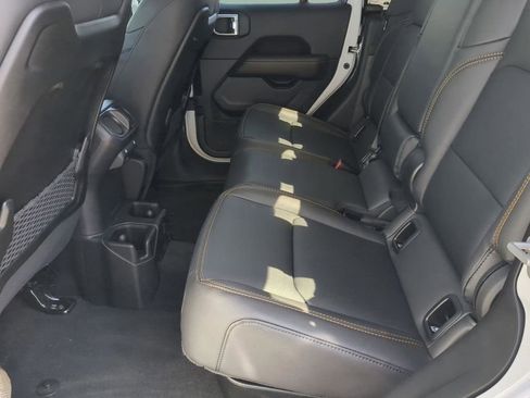 New 2025 Jeep Gladiator Sport image 16