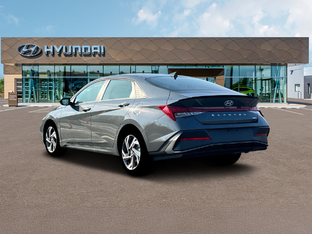 New 2025 Hyundai Elantra SEL FWD image 5