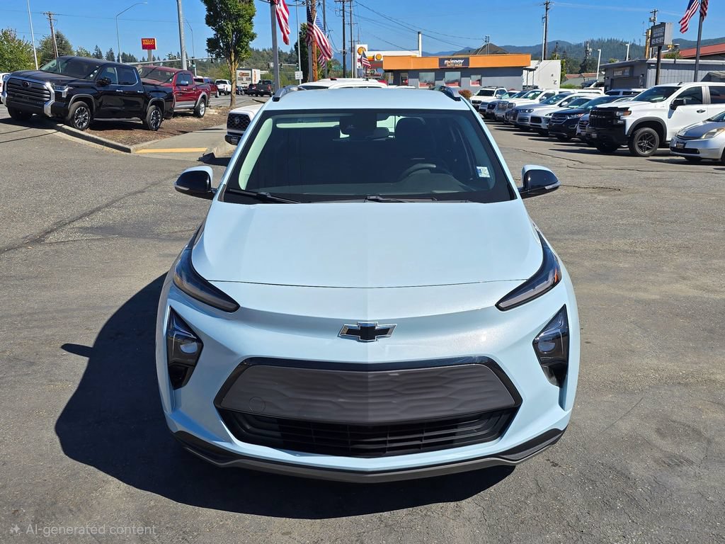 Used 2022 Chevrolet Bolt EUV LT w/ Driver Confidence Package FWD image 2