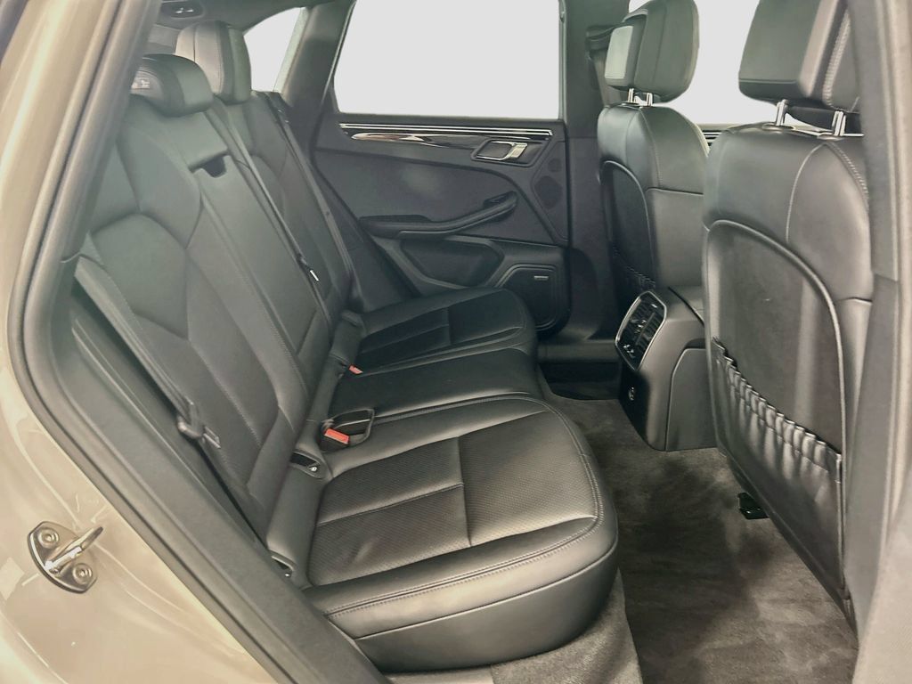 Certified 2025 Porsche Macan Turbo AWD/4WD image 22