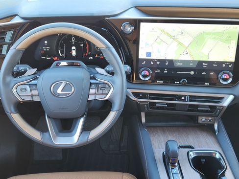 Used 2025 Lexus RX 350 Premium image 32