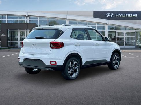 New 2025 Hyundai Venue SEL image 7