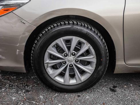 Used 2015 Toyota Camry LE image 12