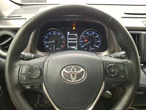 Certified 2018 Toyota RAV4 XLE w/ Plus Extra Value Package AWD/4WD image 8