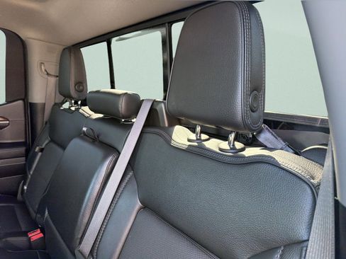 Used 2024 GMC Sierra 1500 Denali w/ Technology Package AWD/4WD image 17