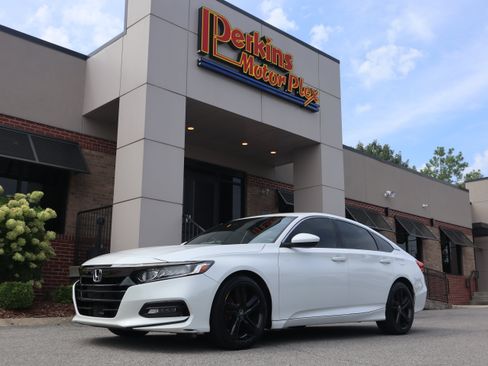 Used 2018 Honda Accord Sport image 27