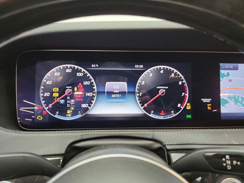 Used 2018 Mercedes-Benz S 560 Sedan image 11