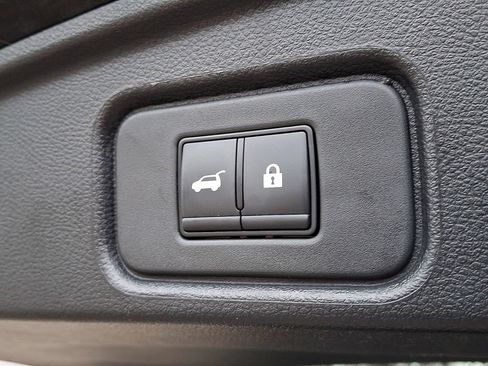 Certified 2023 Nissan Pathfinder Platinum w/ Lighting Package (N93) FWD image 32