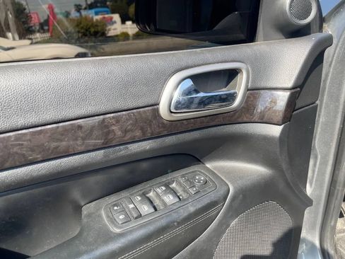 Used 2012 Jeep Grand Cherokee Laredo AWD/4WD image 13