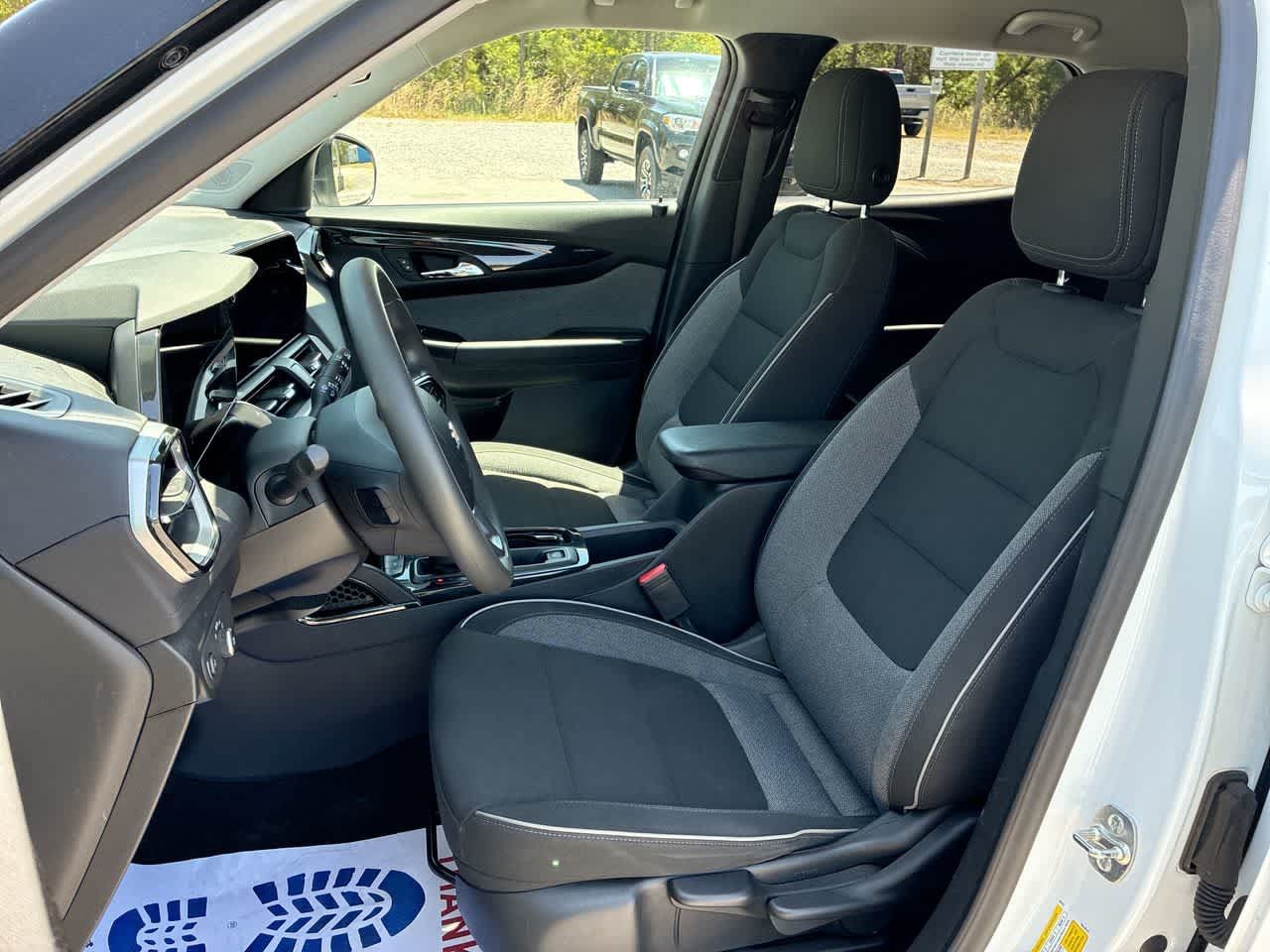 Used 2024 Chevrolet TrailBlazer LS w/ LS Convenience Package FWD image 18