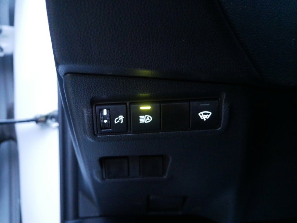 Used 2024 Toyota Corolla Cross LE AWD/4WD image 16