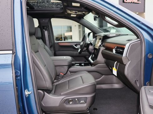 New 2026 GMC Yukon XL Denali w/ Denali Reserve Package image 37