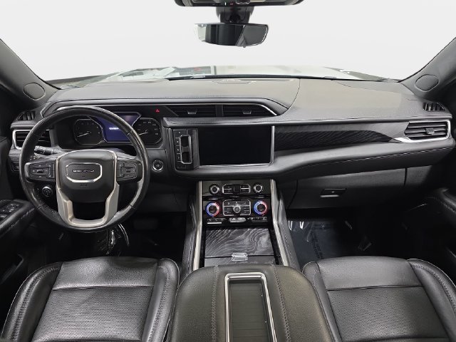 Used 2021 GMC Yukon Denali w/ Denali Premium Package AWD/4WD image 10