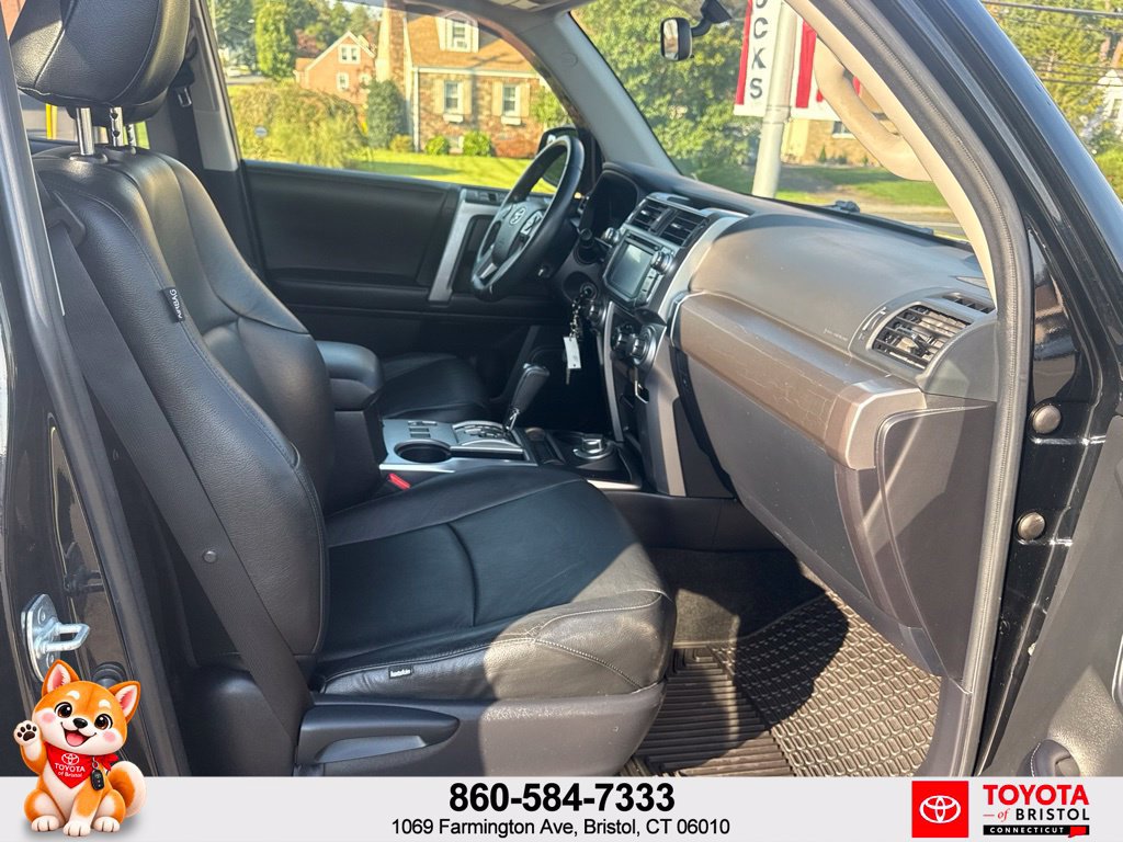 Used 2017 Toyota 4Runner SR5 AWD/4WD image 42