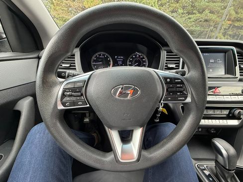Used 2018 Hyundai Sonata SE image 17