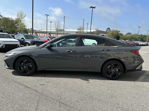 New 2026 Hyundai Elantra SEL Sport Premium FWD image 4