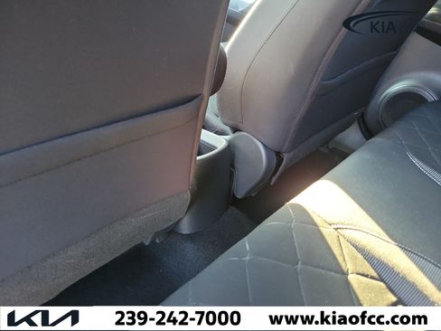 Used 2019 Nissan Kicks SV FWD image 13